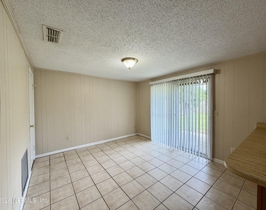 11947 Pequots Lane - Photo Thumbnail 3