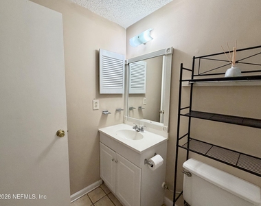 11947 Pequots Lane - Photo Thumbnail 15