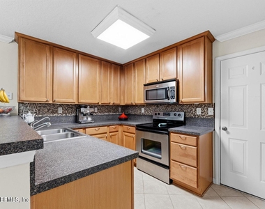 860 S Black Cherry Drive - Photo Thumbnail 6