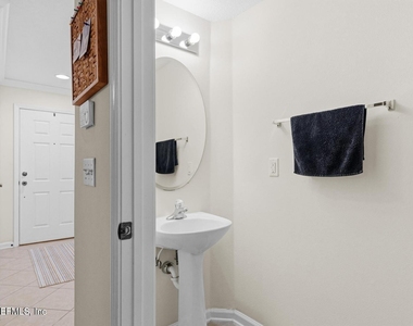 860 S Black Cherry Drive - Photo Thumbnail 17