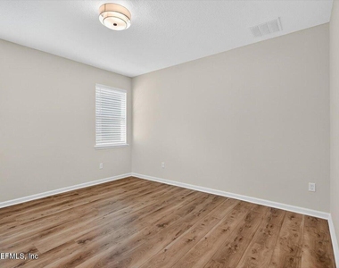 635 Sandstone Drive - Photo Thumbnail 11