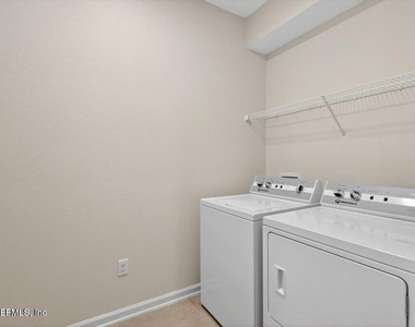 635 Sandstone Drive - Photo Thumbnail 22