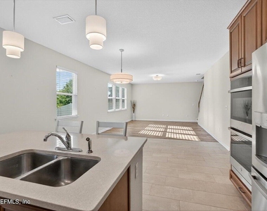 635 Sandstone Drive - Photo Thumbnail 9