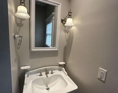 1828 Cherry Street - Photo Thumbnail 9