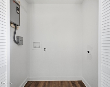 2217 Franklin Street - Photo Thumbnail 8