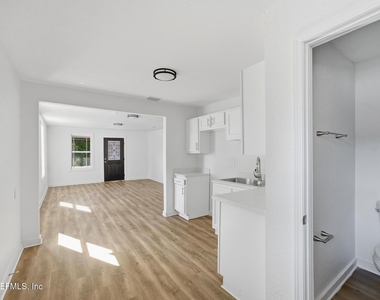 2217 Franklin Street - Photo Thumbnail 6
