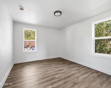 2217 Franklin Street - Photo Thumbnail 12