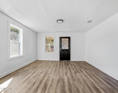 2217 Franklin Street - Photo Thumbnail 9