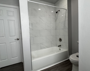 2805 College Street - Photo Thumbnail 10