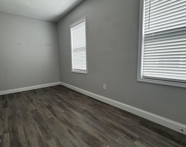 2805 College Street - Photo Thumbnail 8