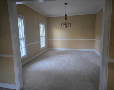 622 Plantation Drive - Photo Thumbnail 5