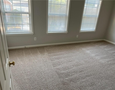 2010 Whitestone Place - Photo Thumbnail 9