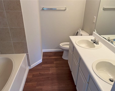 2010 Whitestone Place - Photo Thumbnail 11