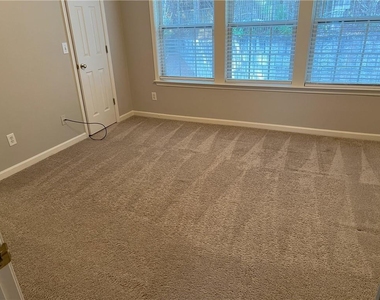 2010 Whitestone Place - Photo Thumbnail 12
