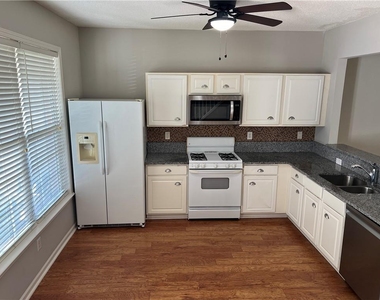2010 Whitestone Place - Photo Thumbnail 6