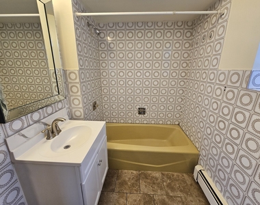 5968 S Archer Avenue - Photo Thumbnail 10