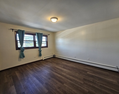 5968 S Archer Avenue - Photo Thumbnail 12