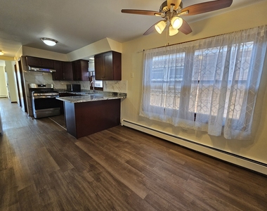 5968 S Archer Avenue - Photo Thumbnail 6