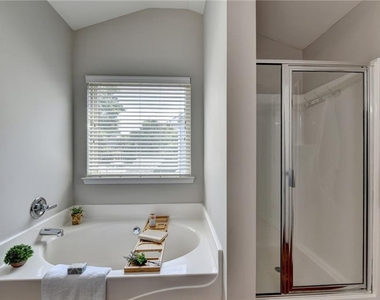 7040 Silk Tree Pointe - Photo Thumbnail 39