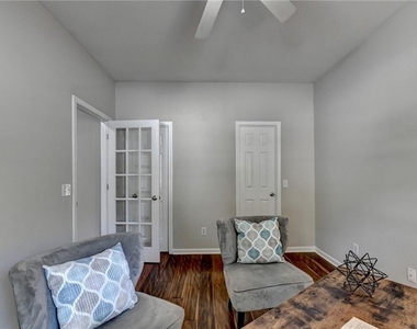 7040 Silk Tree Pointe - Photo Thumbnail 7