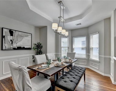7040 Silk Tree Pointe - Photo Thumbnail 12