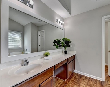 7040 Silk Tree Pointe - Photo Thumbnail 37