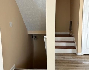 3319 Vintage Pointe Court - Photo Thumbnail 5