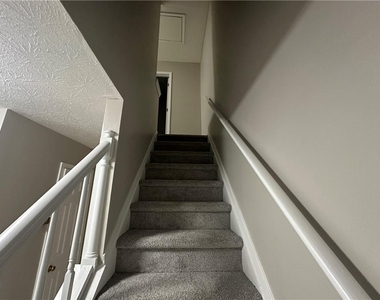 115 Yatley Court - Photo Thumbnail 8