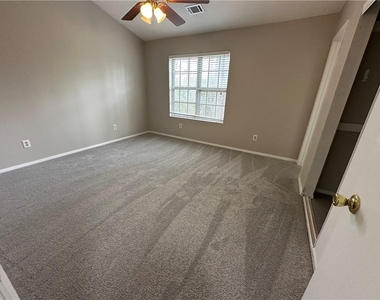 115 Yatley Court - Photo Thumbnail 15