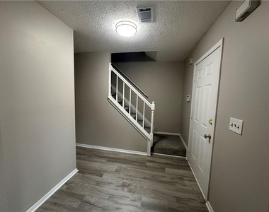 115 Yatley Court - Photo Thumbnail 7