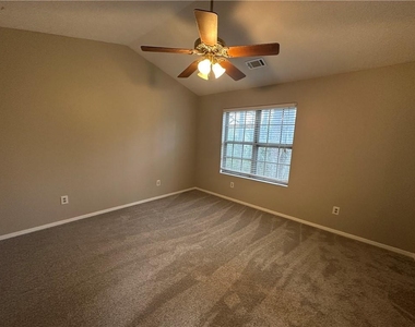 115 Yatley Court - Photo Thumbnail 10