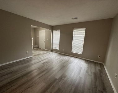 115 Yatley Court - Photo Thumbnail 16