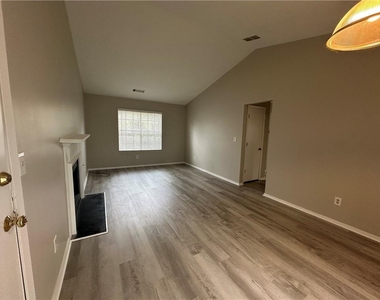 115 Yatley Court - Photo Thumbnail 5