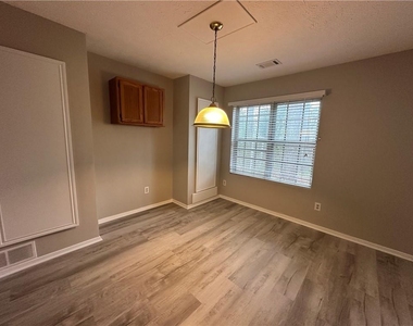 115 Yatley Court - Photo Thumbnail 17