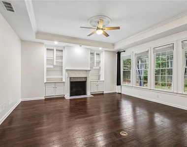 225 W Brookhollow Court - Photo Thumbnail 6