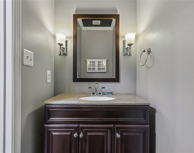 225 W Brookhollow Court - Photo Thumbnail 23