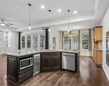 225 W Brookhollow Court - Photo Thumbnail 15