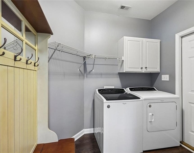 225 W Brookhollow Court - Photo Thumbnail 22