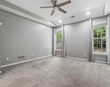 225 W Brookhollow Court - Photo Thumbnail 27