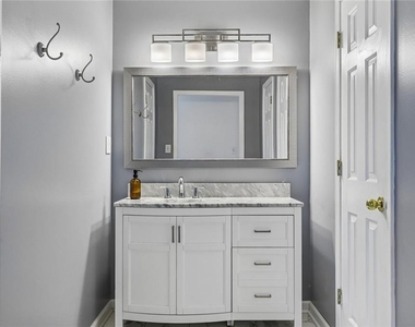 225 W Brookhollow Court - Photo Thumbnail 40