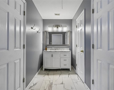 225 W Brookhollow Court - Photo Thumbnail 39