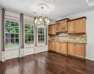 225 W Brookhollow Court - Photo Thumbnail 10