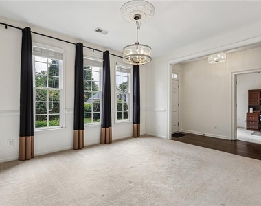 225 W Brookhollow Court - Photo Thumbnail 20