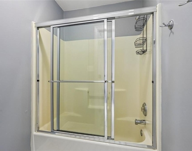 225 W Brookhollow Court - Photo Thumbnail 41