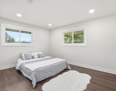 1430 E Emmerson Lane - Photo Thumbnail 16