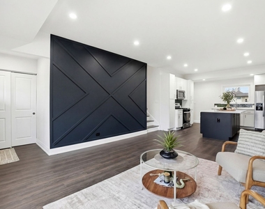 1430 E Emmerson Lane - Photo Thumbnail 3