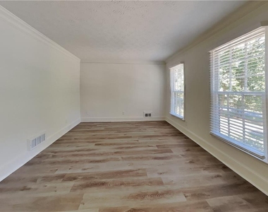1337 Arlene Court Sw - Photo Thumbnail 4