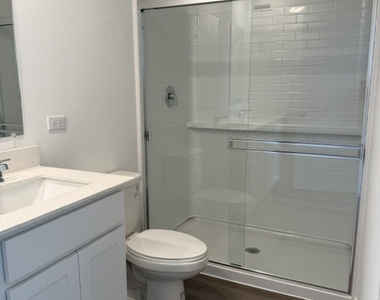 2226 Lakeshore Drive - Photo Thumbnail 5