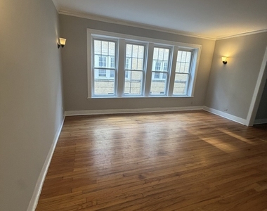1621 W Farwell Avenue - Photo Thumbnail 1