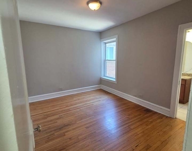 1621 W Farwell Avenue - Photo Thumbnail 4